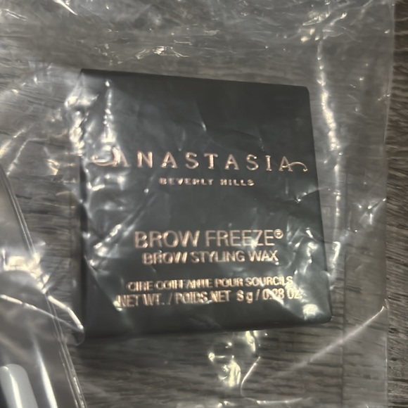 ANASTASIA BEVERLY HILLS Brow Freeze and Dual-ended applicator - Picture 2 of 5